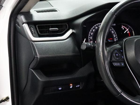 Toyota RAV4 V (XA50) с пробегом 2021 года, цена 3 059 000 рублей, 82810 км, внедорожник, Автокод Объявления