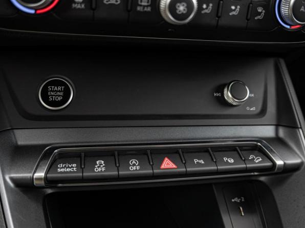 Audi Q3 II (F3) с пробегом 2025 года, цена 4 950 000 рублей, 42 км, внедорожник, Автокод Объявления