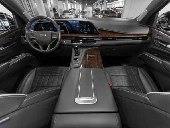 Cadillac Escalade V с пробегом 2023 года, цена 12 400 000 рублей, 17973 км, внедорожник, Автокод Объявления