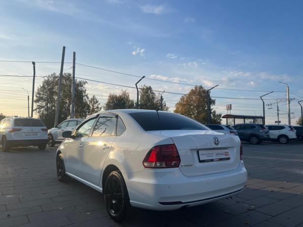 Volkswagen Polo V Рестайлинг с пробегом 2016 года, цена 1 050 000 рублей, 157843 км, седан, Автокод Объявления