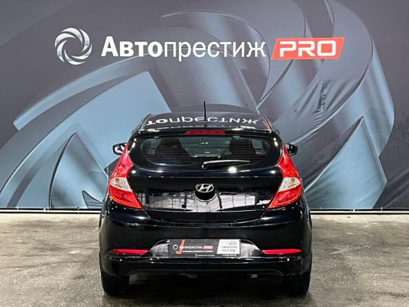 Hyundai Solaris I Рестайлинг с пробегом 2016 года, цена 633 000 рублей, 318079 км, хэтчбек, Автокод Объявления