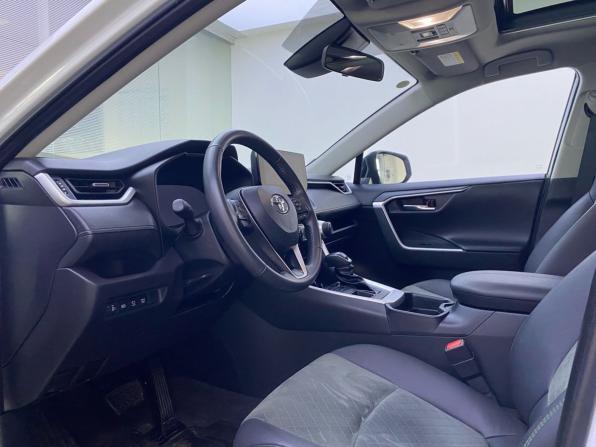 Toyota RAV4 V (XA50) с пробегом 2024 года, цена 3 900 000 рублей, 28865 км, внедорожник, Автокод Объявления