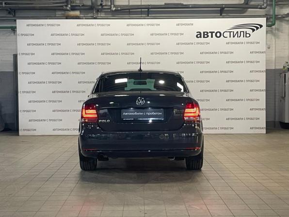 Volkswagen Polo V Рестайлинг с пробегом 2018 года, цена 1 139 000 рублей, 56095 км, седан, Автокод Объявления