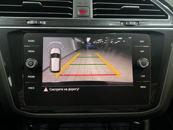Volkswagen Tiguan II Рестайлинг с пробегом 2021 года, цена 4 495 000 рублей, 36976 км, внедорожник, Автокод Объявления