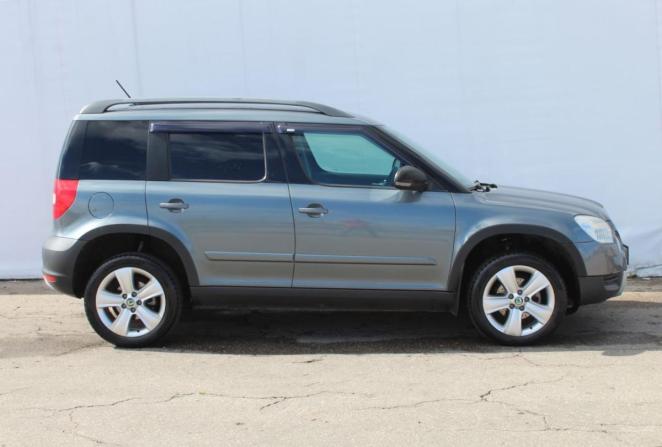 Skoda Yeti I с пробегом 2013 года, цена 740 000 рублей, 335978 км, внедорожник, Автокод Объявления
