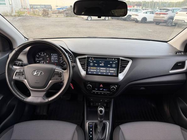 Hyundai Solaris II с пробегом 2018 года, цена 1 455 000 рублей, 47000 км, седан, Автокод Объявления