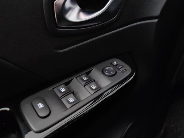 Renault Kaptur I Рестайлинг с пробегом 2021 года, цена 1 337 000 рублей, 116678 км, внедорожник, Автокод Объявления