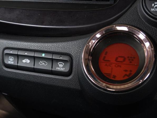 Honda Fit II с пробегом 2012 года, цена 930 000 рублей, 98047 км, хэтчбек, Автокод Объявления