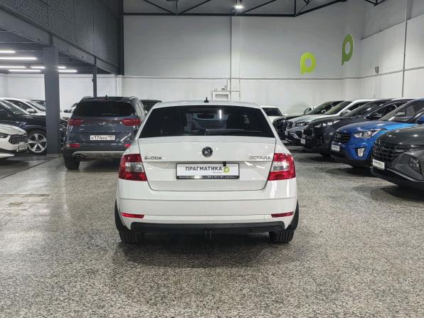 Skoda Octavia III (A7) Рестайлинг с пробегом 2017 года, цена 1 280 000 рублей, 211216 км, лифтбек, Автокод Объявления