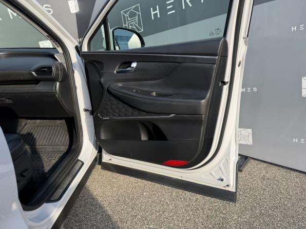 Hyundai Santa Fe IV Рестайлинг с пробегом 2022 года, цена 3 649 000 рублей, 74630 км, внедорожник, Автокод Объявления
