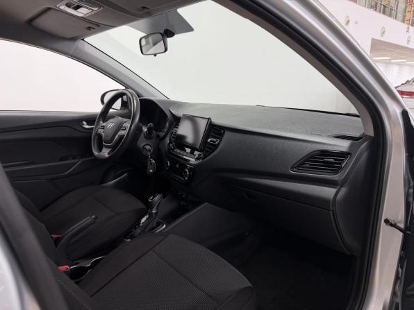 Hyundai Solaris II Рестайлинг с пробегом 2021 года, цена 1 800 000 рублей, 44697 км, седан, Автокод Объявления