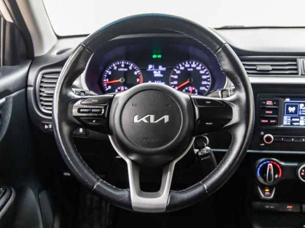 Kia Rio IV Рестайлинг с пробегом 2021 года, цена 1 618 000 рублей, 62770 км, седан, Автокод Объявления