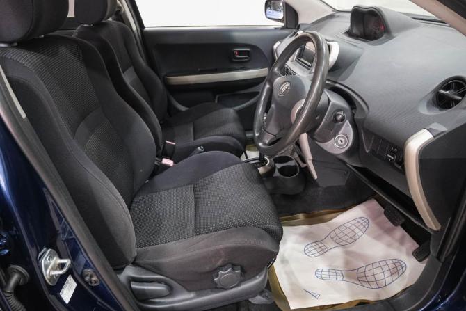Toyota Ist I Рестайлинг с пробегом 2005 года, цена 499 000 рублей, 262985 км, хэтчбек, Автокод Объявления