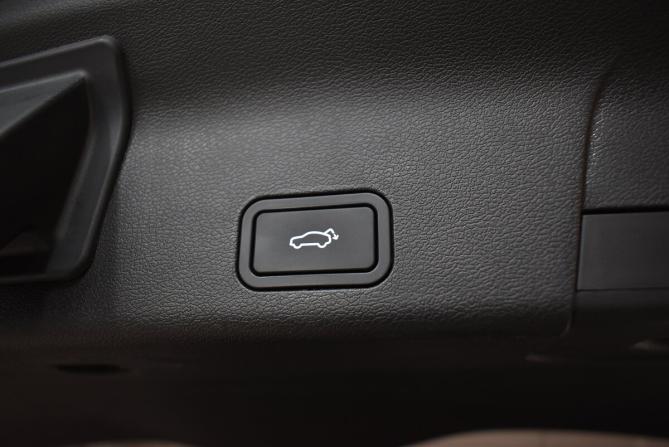 Geely Atlas Pro с пробегом 2022 года, цена 1 940 000 рублей, 53428 км, внедорожник, Автокод Объявления