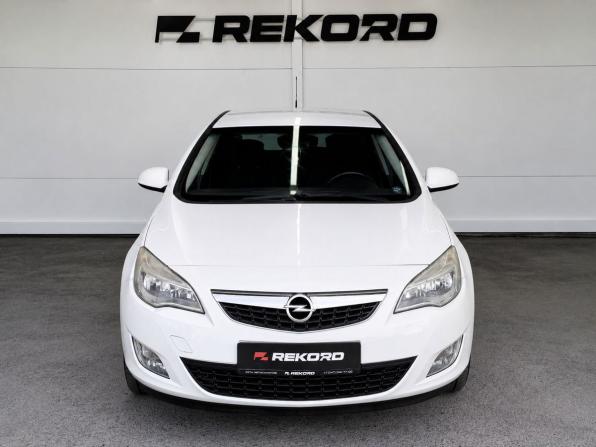 Opel Astra J с пробегом 2011 года, цена 650 000 рублей, 258137 км, хэтчбек, Автокод Объявления