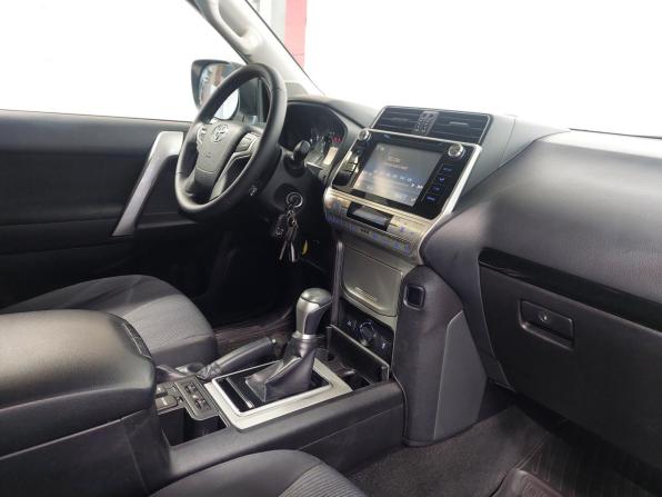 Toyota Land Cruiser Prado 150 Series Рестайлинг 2 с пробегом 2018 года, цена 3 990 000 рублей, 153000 км, внедорожник, Автокод Объявления