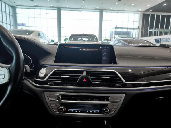 BMW 7 серии VI (G11/G12) Рестайлинг с пробегом 2019 года, цена 4 400 000 рублей, 291895 км, седан, Автокод Объявления