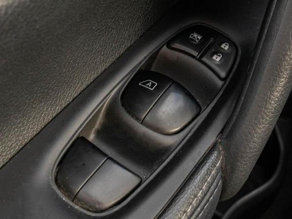 Nissan Qashqai II с пробегом 2018 года, цена 1 790 000 рублей, 73738 км, внедорожник, Автокод Объявления