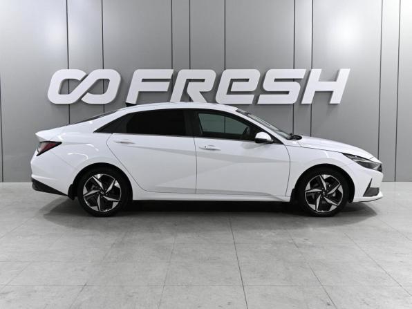 Hyundai Elantra VII (CN7) с пробегом 2022 года, цена 2 499 000 рублей, 38593 км, седан, Автокод Объявления