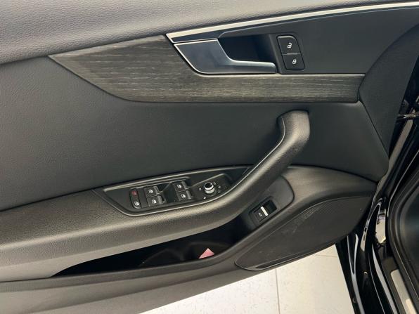Audi A4 V (B9) с пробегом 2018 года, цена 2 329 000 рублей, 95000 км, седан, Автокод Объявления