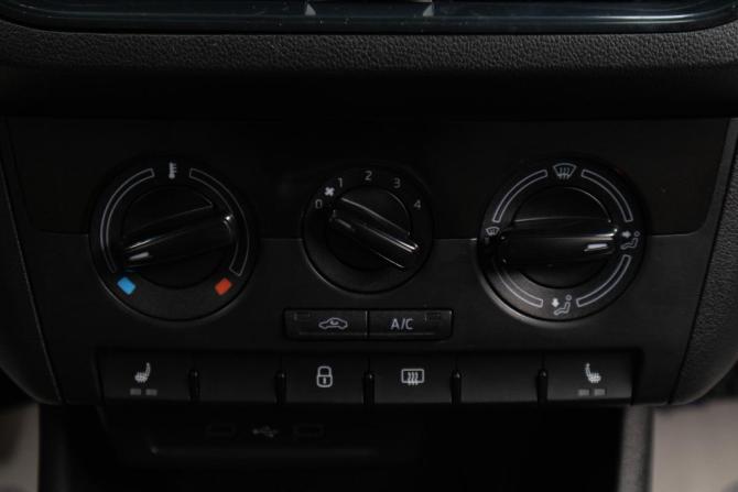 Volkswagen Polo VI с пробегом 2021 года, цена 1 269 000 рублей, 142000 км, лифтбек, Автокод Объявления