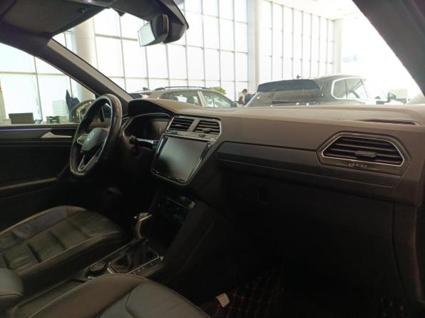 Volkswagen Tiguan II Рестайлинг с пробегом 2021 года, цена 3 990 000 рублей, 90477 км, внедорожник, Автокод Объявления