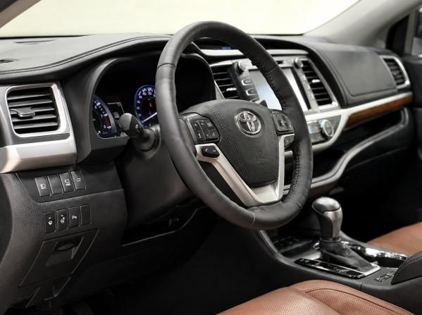 Toyota Highlander III (XU50) Рестайлинг с пробегом 2019 года, цена 4 350 000 рублей, 62500 км, внедорожник, Автокод Объявления