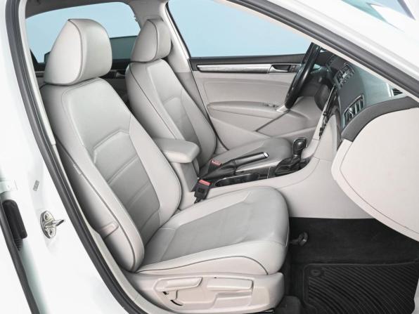 Volkswagen Passat (North America and China) I Рестайлинг с пробегом 2018 года, цена 1 849 000 рублей, 98187 км, седан, Автокод Объявления