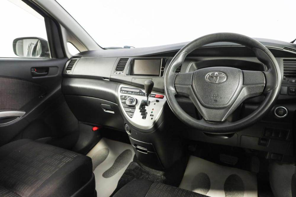 Toyota ISis I Рестайлинг Новосибирск  - изображение 8