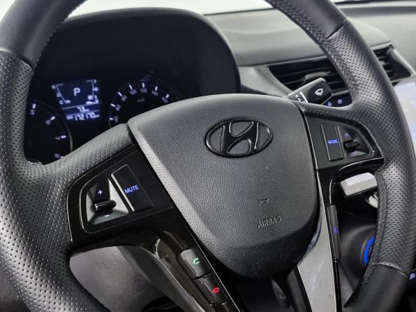 Hyundai Solaris I с пробегом 2012 года, цена 715 000 рублей, 172169 км, седан, Автокод Объявления