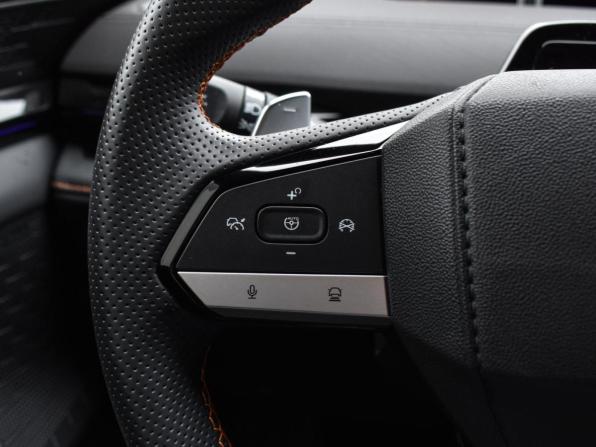 Changan UNI-V I с пробегом 2024 года, цена 2 461 000 рублей, 13922 км, лифтбек, Автокод Объявления