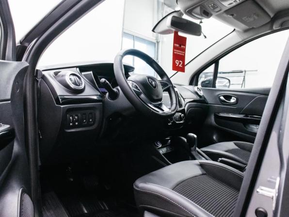 Renault Kaptur I Рестайлинг с пробегом 2022 года, цена 1 749 000 рублей, 42532 км, внедорожник, Автокод Объявления