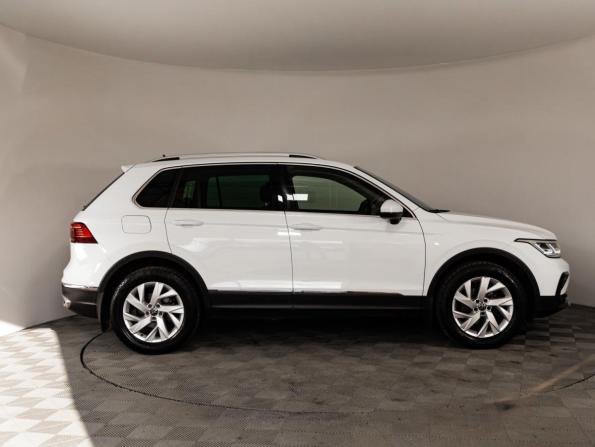 Volkswagen Tiguan II Рестайлинг с пробегом 2021 года, цена 3 499 000 рублей, 69634 км, внедорожник, Автокод Объявления
