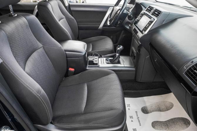 Toyota Land Cruiser Prado 150 Series Рестайлинг 2 с пробегом 2018 года, цена 4 799 000 рублей, 117000 км, внедорожник, Автокод Объявления