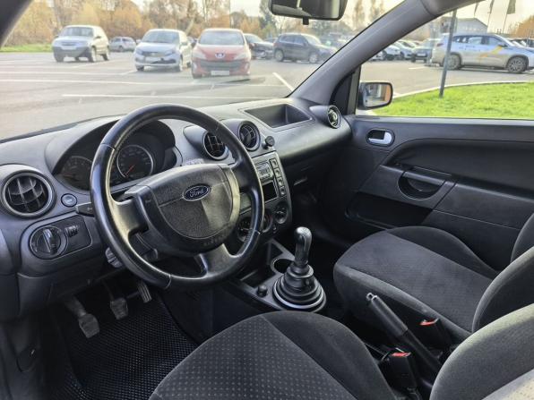 Ford Fiesta Mk5 с пробегом 2005 года, цена 419 000 рублей, 106609 км, хэтчбек, Автокод Объявления