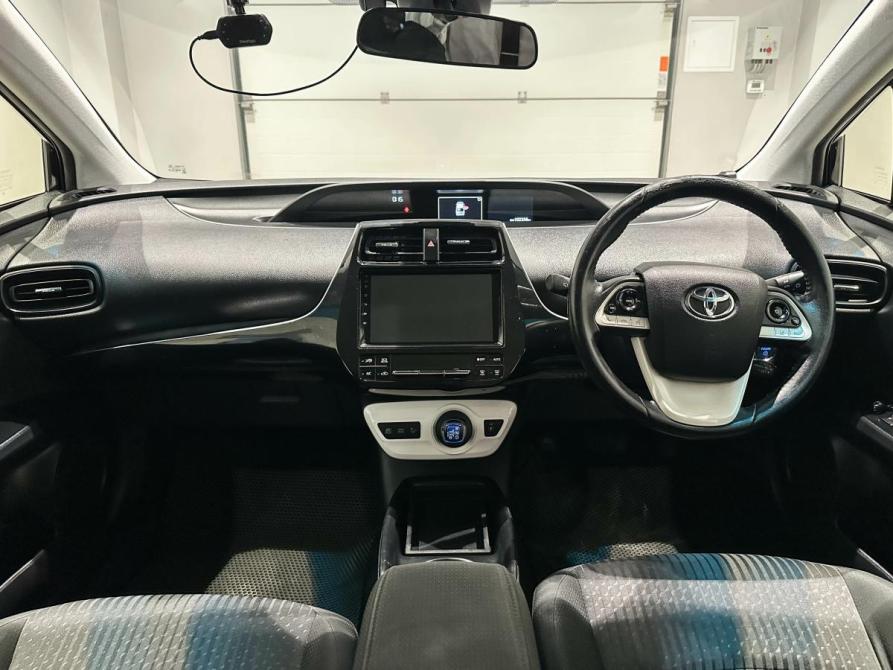 Toyota Prius IV (XW50) Екатеринбург  - изображение 16