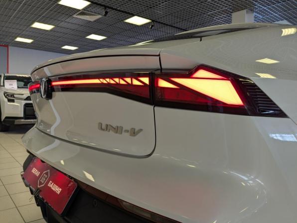 Changan UNI-V I с пробегом 2024 года, цена 2 299 500 рублей, 5650 км, лифтбек, Автокод Объявления