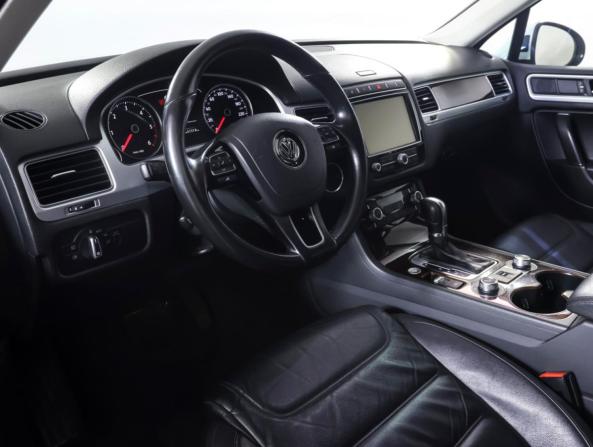 Volkswagen Touareg II Рестайлинг с пробегом 2015 года, цена 3 000 000 рублей, 154231 км, внедорожник, Автокод Объявления