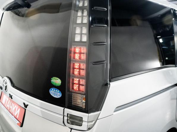 Toyota Voxy III (R80) с пробегом 2014 года, цена 1 629 500 рублей, 132585 км, минивэн, Автокод Объявления
