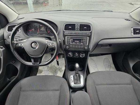 Volkswagen Polo V Рестайлинг с пробегом 2017 года, цена 1 344 995 рублей, 51380 км, седан, Автокод Объявления