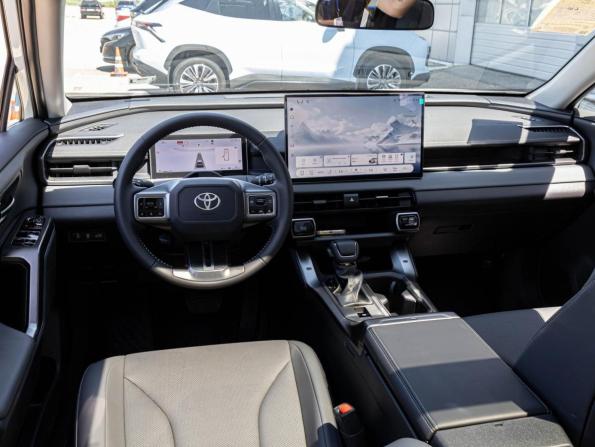 Toyota RAV4 VI (XA60) с пробегом 2026 года, цена 4 300 000 рублей, 56 км, внедорожник, Автокод Объявления