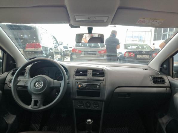 Volkswagen Polo V с пробегом 2015 года, цена 880 000 рублей, 99689 км, седан, Автокод Объявления