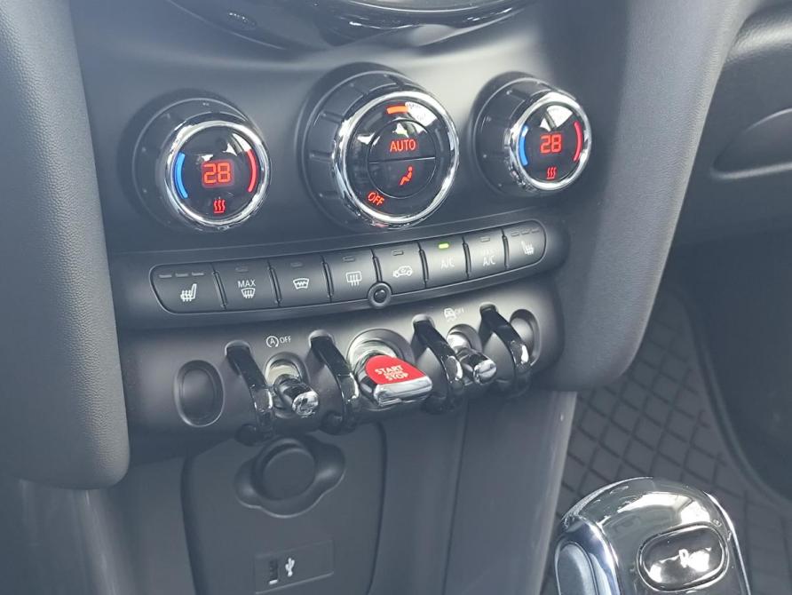 Mini Hatch III (F55/F56) Рестайлинг 2 Санкт-Петербург  - изображение 17