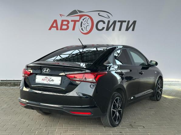 Hyundai Solaris II Рестайлинг с пробегом 2021 года, цена 1 472 000 рублей, 112000 км, седан, Автокод Объявления