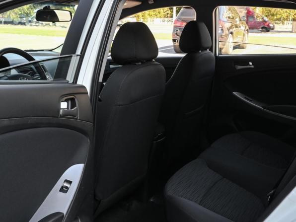 Hyundai Solaris I Рестайлинг с пробегом 2014 года, цена 859 000 рублей, 174574 км, хэтчбек, Автокод Объявления