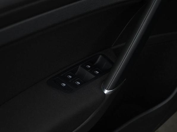 Volkswagen Golf VII Рестайлинг с пробегом 2019 года, цена 1 642 050 рублей, 94176 км, хэтчбек, Автокод Объявления