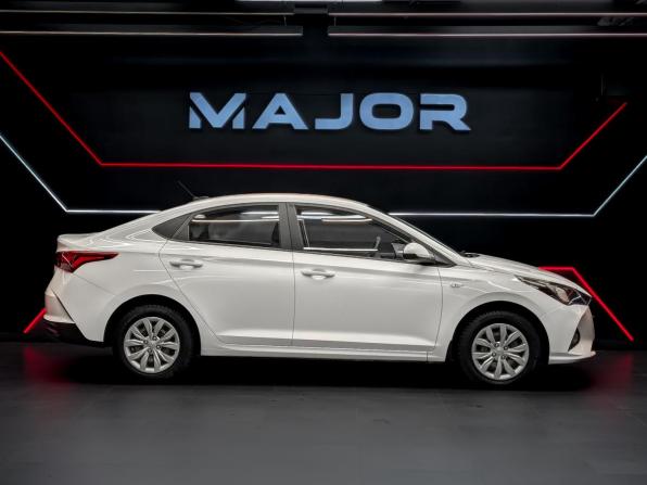 Hyundai Solaris II Рестайлинг с пробегом 2022 года, цена 1 665 000 рублей, 68204 км, седан, Автокод Объявления