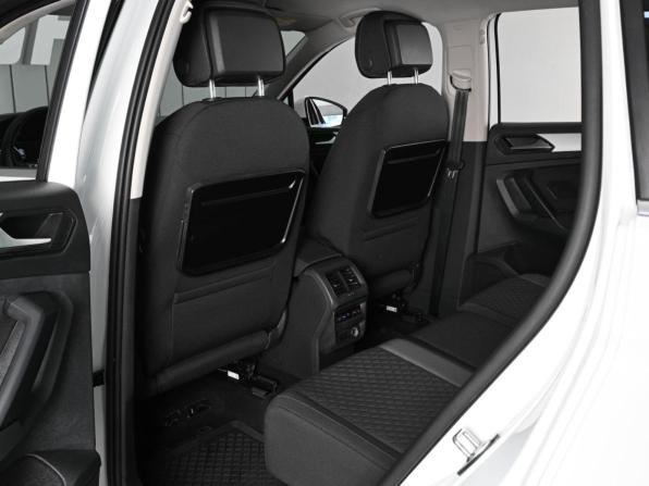 Volkswagen Tiguan II с пробегом 2018 года, цена 2 439 000 рублей, 118995 км, внедорожник, Автокод Объявления