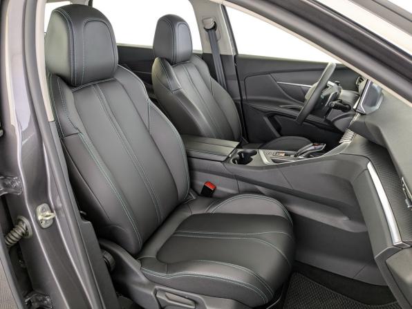 Peugeot 5008 II Рестайлинг с пробегом 2021 года, цена 3 165 000 рублей, 8200 км, внедорожник, Автокод Объявления
