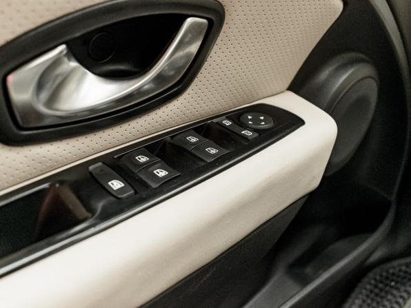 Renault Fluence I с пробегом 2011 года, цена 675 000 рублей, 234839 км, седан, Автокод Объявления